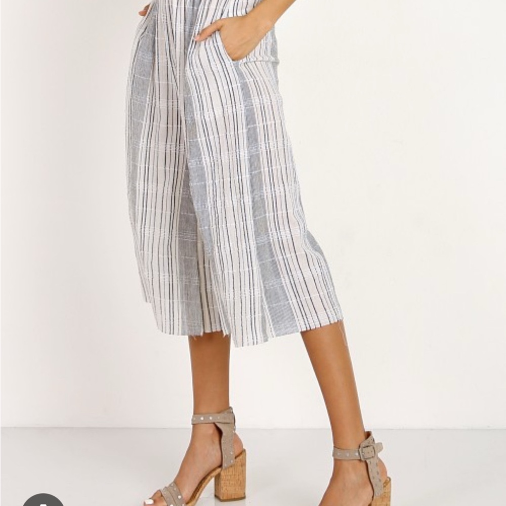 Jen's Pirate Booty Gray and White Striped Garam Crop Pant New w/o tags